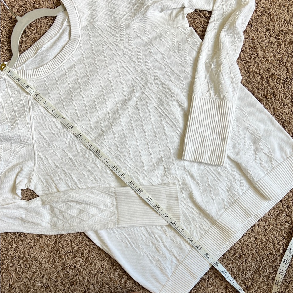 Lululemon long sleeve workout top - Picture 9 of 9